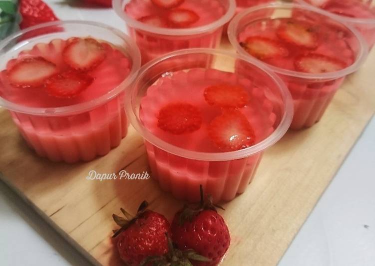 Puding Jelly Stroberi