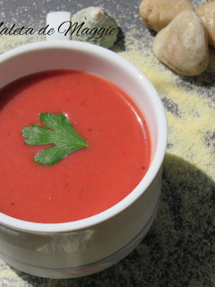 Una foto de Gazpacho de fresas y sandía