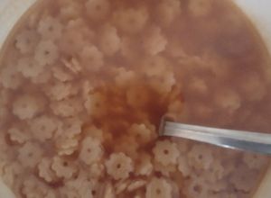 Una foto de SOPA DE CORONA CON Puré DE TOMATE 🍅