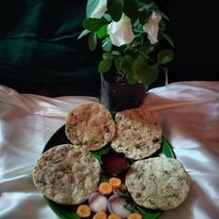 A picture of Urad dal puri.