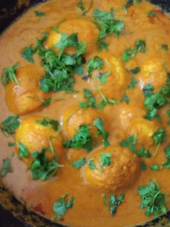 A picture of Egg curry.