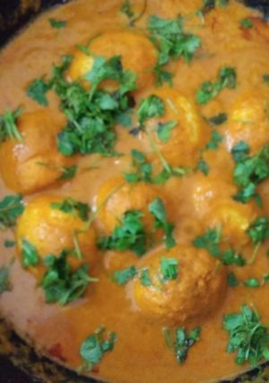 A picture of Egg curry.