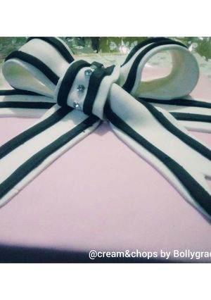 A picture of Fondant Icing.