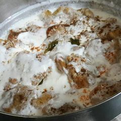 A picture of Dahi bde.