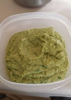 A picture of Guacamole so good it will be like a freaking fiesta started in your mouth and everyone's invited.