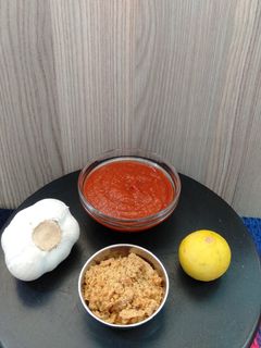 લસણ ની તીખી મીઠી ચટણી (Lasan Tikhi Mithi Chutney Recipe In Gujarati) રેસીપી મુખ્ય ફોટો