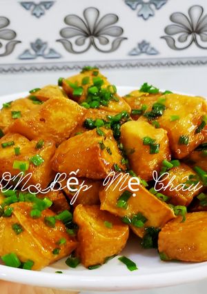 Hình của món Đậu hũ chiên xóc mắm hành.