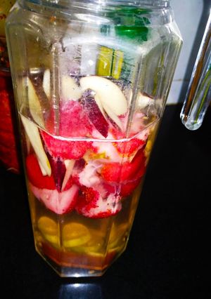 A picture of Strawberry Apple water.