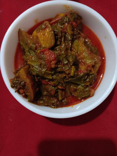 પાલક રીંગણ નુ શાક (Palak Ringan Shak Recipe In Gujarati) રેસીપી મુખ્ય ફોટો