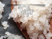 Una foto de kefir de agua