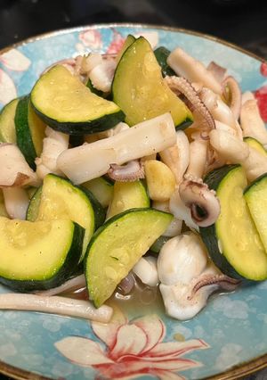 透抽炒櫛瓜 的食譜成品照片
