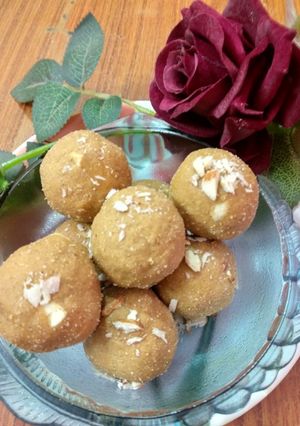 चना सत्तू लडडू (Chana Sattu laddu recipe in Hindi) रेसिपी मुख्य फोटो