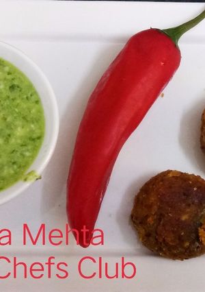 A picture of White pumpkin and oats kebabs.