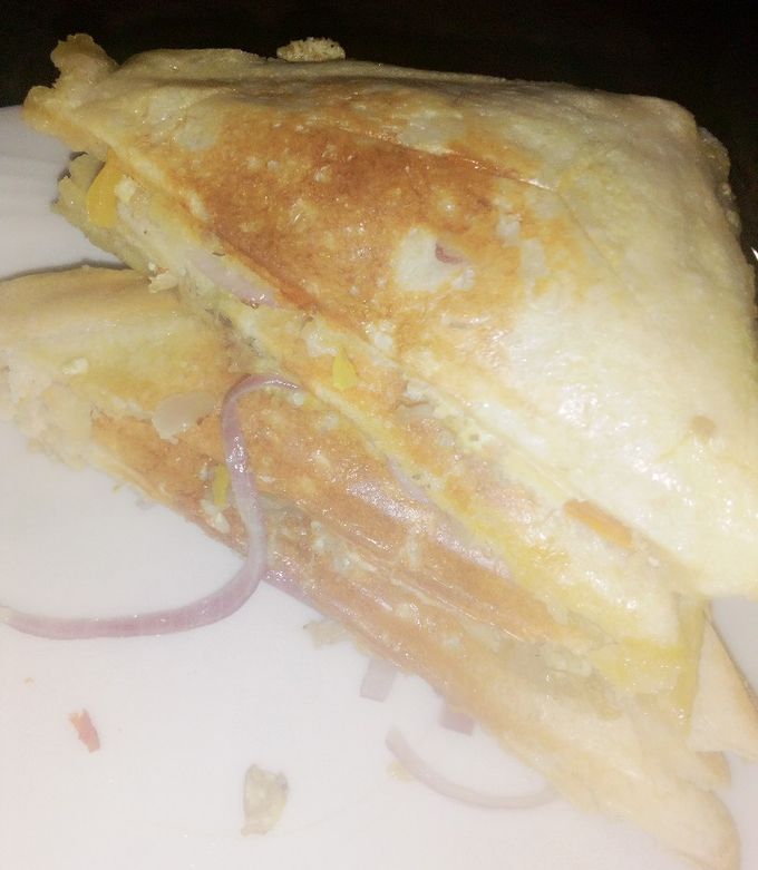 A picture of Toasted sandwich.