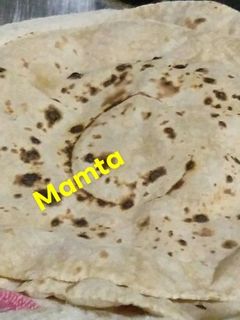 गेहूं आटे की रोटी (gehu ke aate ki roti recipe in Hindi) रेसिपी मुख्य फोटो