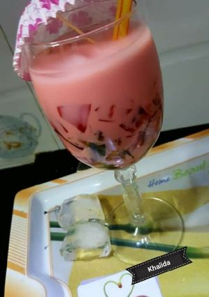 A picture of Jello sharbat.