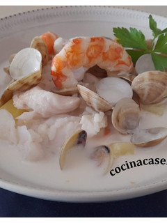 Foto principal de Gazpachuelo malagueño con marisco y lactonesa