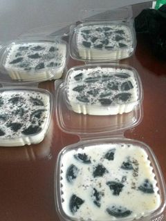 Una foto de Postre de leche y oreo