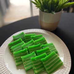 A picture of Indonesian layers go green cake.