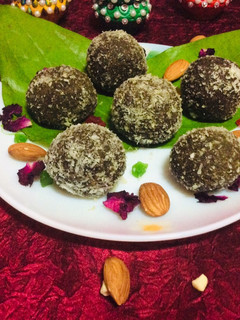 A picture of Sweet pan laddu.