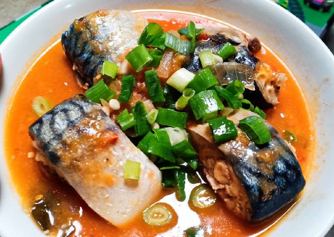 Ternyata begini lho! Cara gampang memasak Makarel Asam Manis  gurih