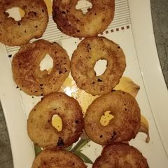 A picture of Potato rings.