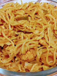 A picture of Desi chicken chowmein.