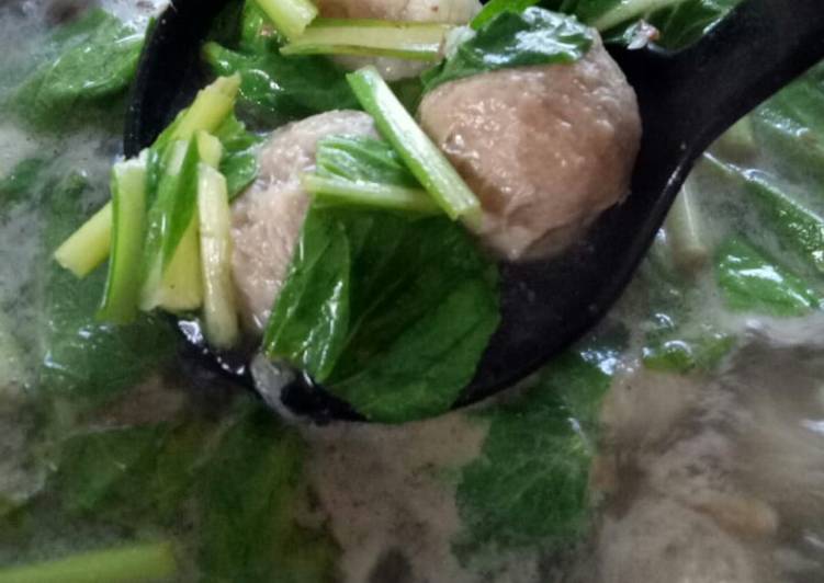 Recipe of Homemade Meat Ball Soup (Bakso Sapi)