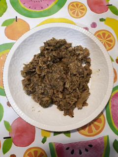 Una foto de Brócoli con cebolla y salsa de albahaca