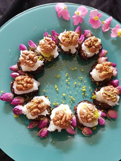 عکسی از دستور خرما با فرنی(چالش ماه رمضان)