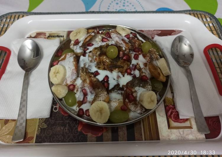 Easiest Way to Prepare Homemade Sooji dahi bhalle with crispy papdi