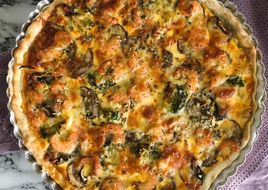 Quiche de Camarão, Cogumelos e Brócolos