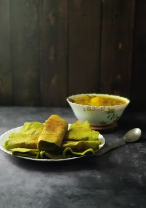A picture of Green moong dosa.