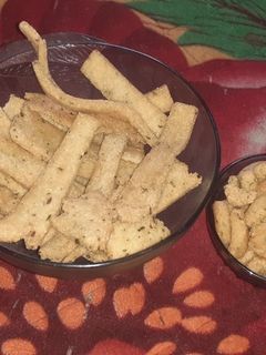 सूजी की नमकीन (sujin ke namkeen recipe in Hindi) रेसिपी मुख्य फोटो