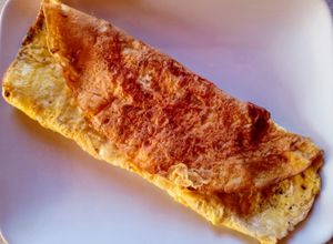 Una foto de Omelette petit -déjeuner