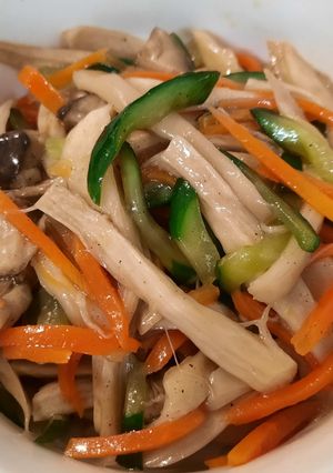 涼拌素雞絲（杏鮑菇） 的食譜成品照片