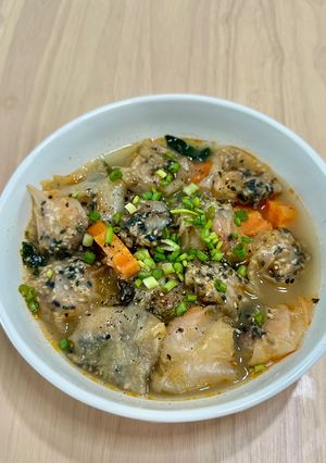 A picture of Shrimp Tom Yum Vietnamese Dumplings.