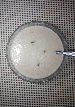 A picture of Strawberry & Banana milk shake.
