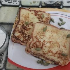 A picture of French Toast.