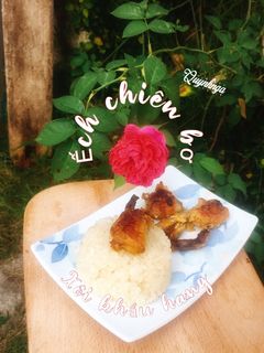 Hình của món Ếch chiên bơ.