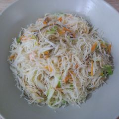 A picture of 台式炒米粉 Taiwanese Fried Rice Vermicelli.
