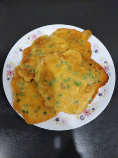雜菜蛋餅(方便素)(簡單料理)(快速料理)(清冰箱料理)(省錢料理) 的食譜成品照片