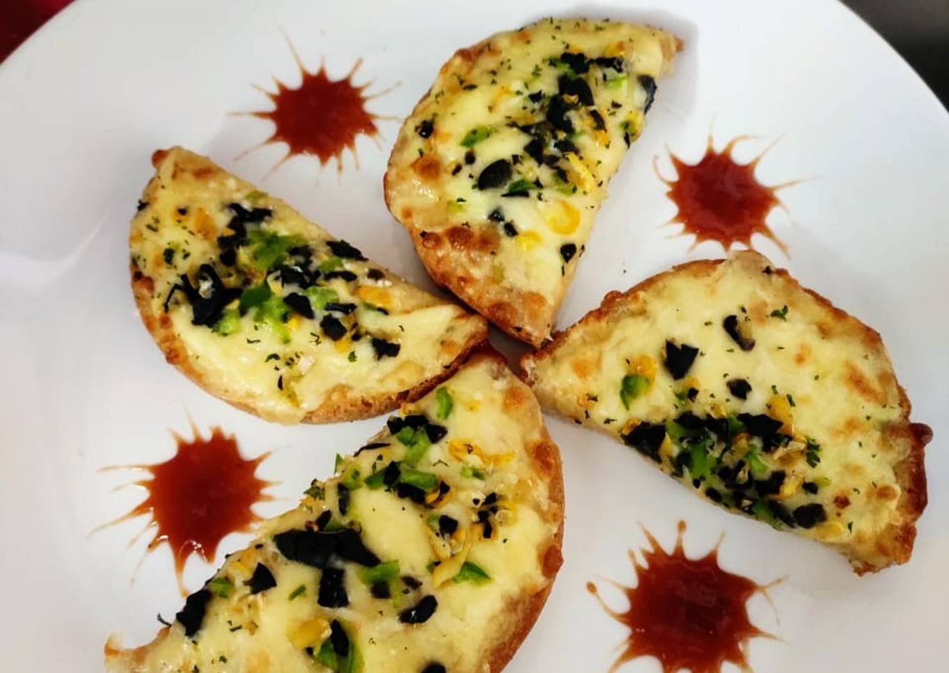 Cheese garlic bread