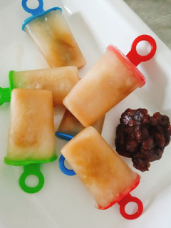A picture of Tamarind popsicles.