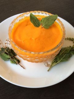 मँगो सॉरबे (Mango Sorbet recipe in marathi) रेसिपी चे मुख्य फोटो