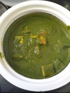 પાલક પનીર (Palak Paneer Recipe In Gujarati) રેસીપી મુખ્ય ફોટો