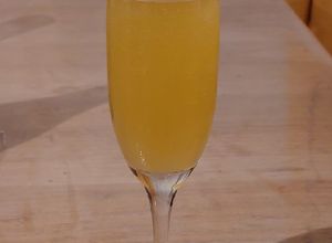 Una foto de Bellini Cóctel con Espumante 🥂