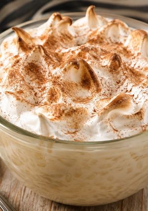 Una foto de Arroz con leche con merengue y canela