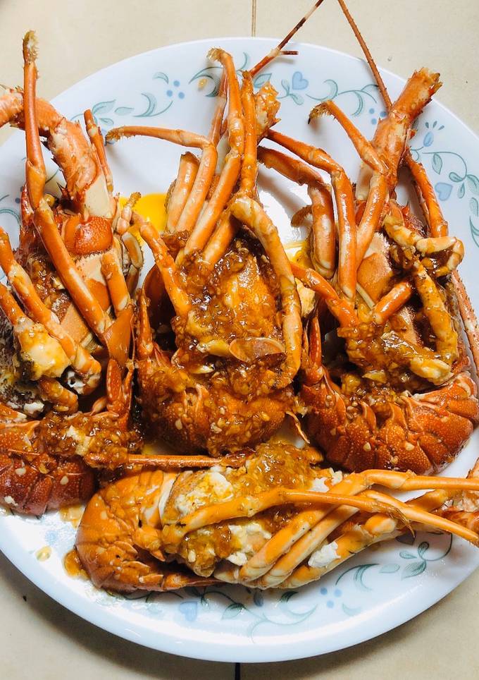 Hình của món Tôm hùm 🦞 cháy bơ tỏi.