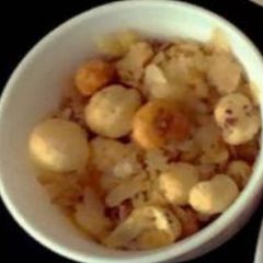 A picture of Makhane oats chivda.